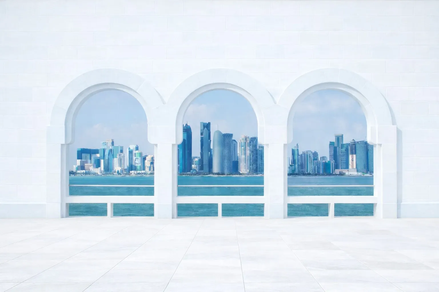 أقواس معمارية تطل على الدوحة